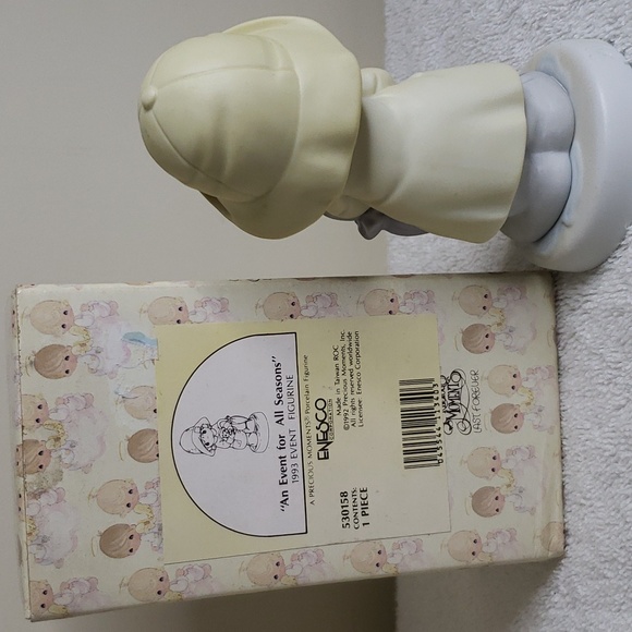 1993 Vintage Collectable Figurine Precious Moments “An Event For All Seasons” - Picture 3 of 6